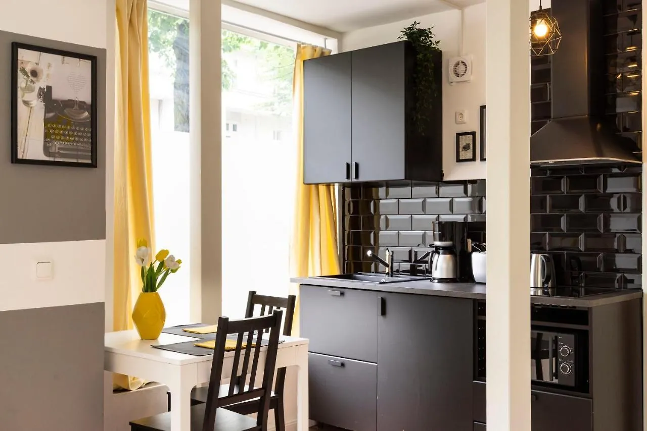 Homely Loft Style Apartment In Berlin Wilmersdorf 0*,